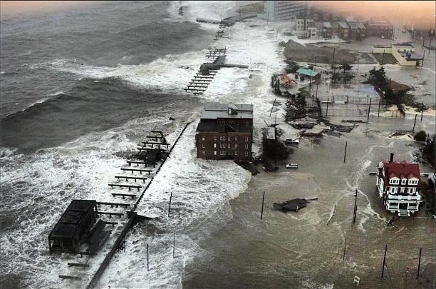 Hurricane Sandy tears through Atlantic City. (Photo courtesy Creative Commons/mike609)