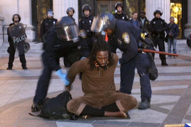 Police arrest Occupy Oakland protester (Associated Press)