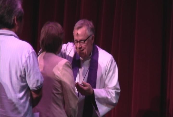 USC students and faculty receive ashes Wednesday at a tri-lateral service at Bovard Auditorium. (Photo Courtesy ATVN) 