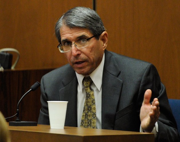 Defense witness Dr. Paul White testifies in the final stage of Conrad Murray's trial (AP)