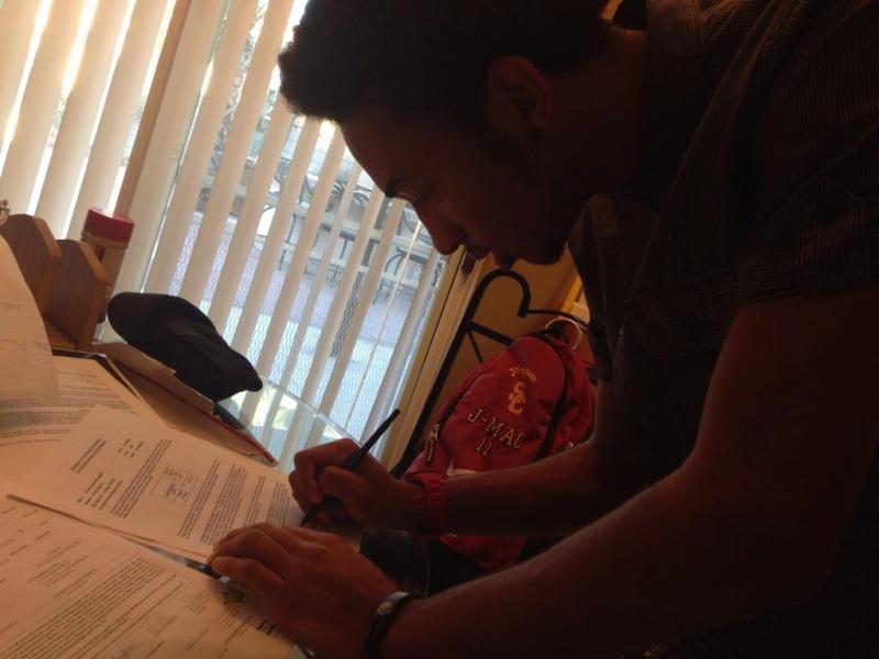 4-star recruit Jordan McLaughlin signs his LOI.