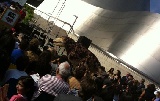 A giant T-Rex helps Mayor Villaraigosa begin the campaign. A giant T-Rex helps Mayor Villaraigosa begin the campaign.