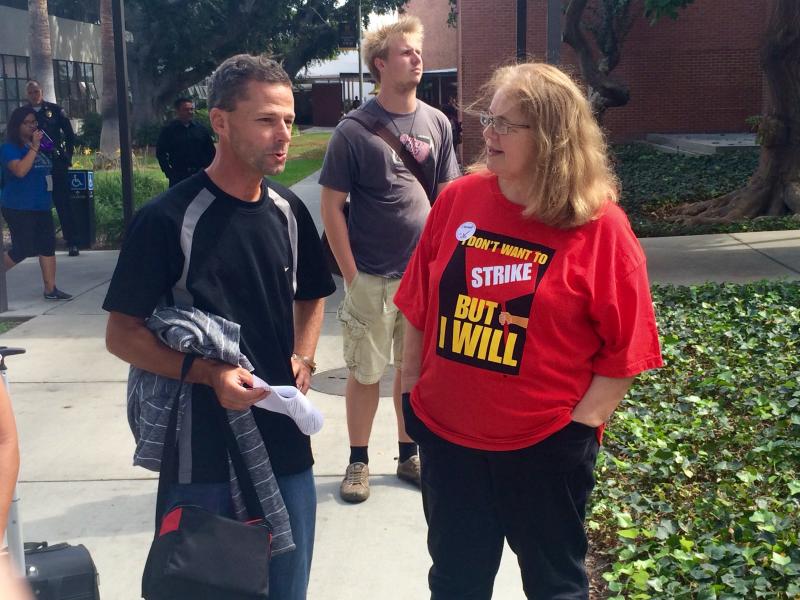 Faculty members discuss the wages they feel they deserve. (Photo by Madeline White, Annenberg TV News)